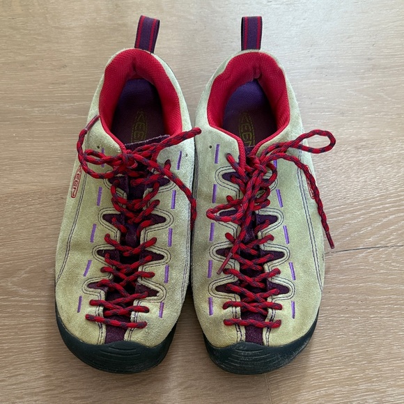 Keen Other - Keen Beige-green and Red Jasper Sneakers with Purple Accents